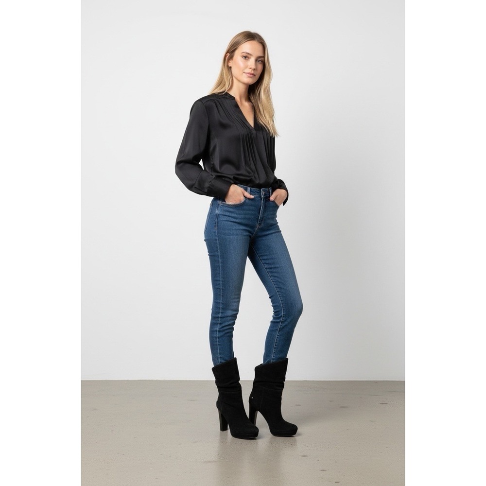 UGG Lynnea Womens 8.5 Black Suede Shearling Cuff Platform Heel Boots Booties